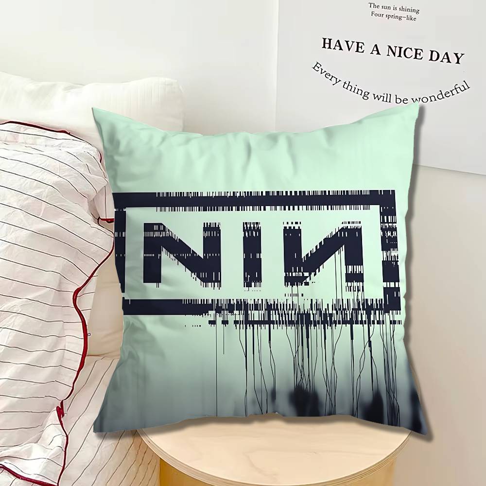 N-Nine Inch Nails The Fragile  - Home Textiles Throw のレビューと価格